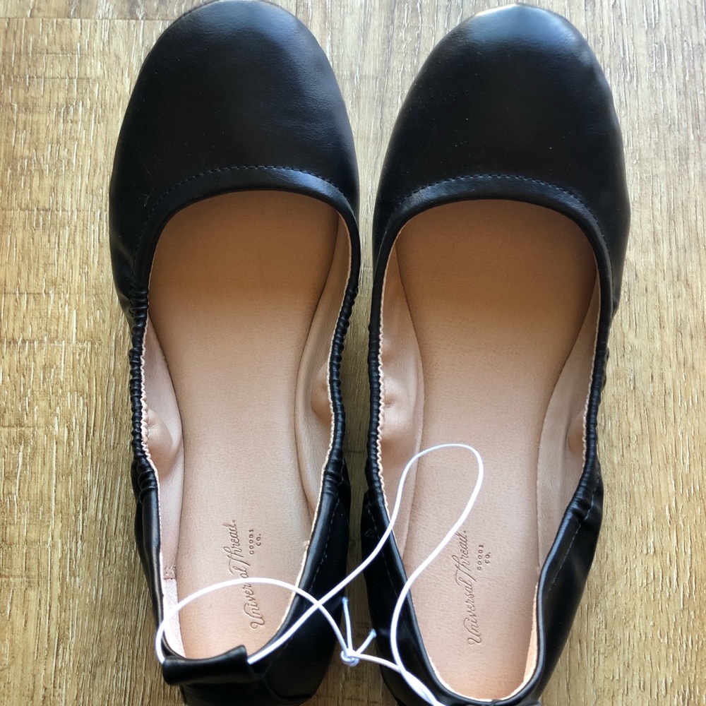 Black universal thread ballet flats
